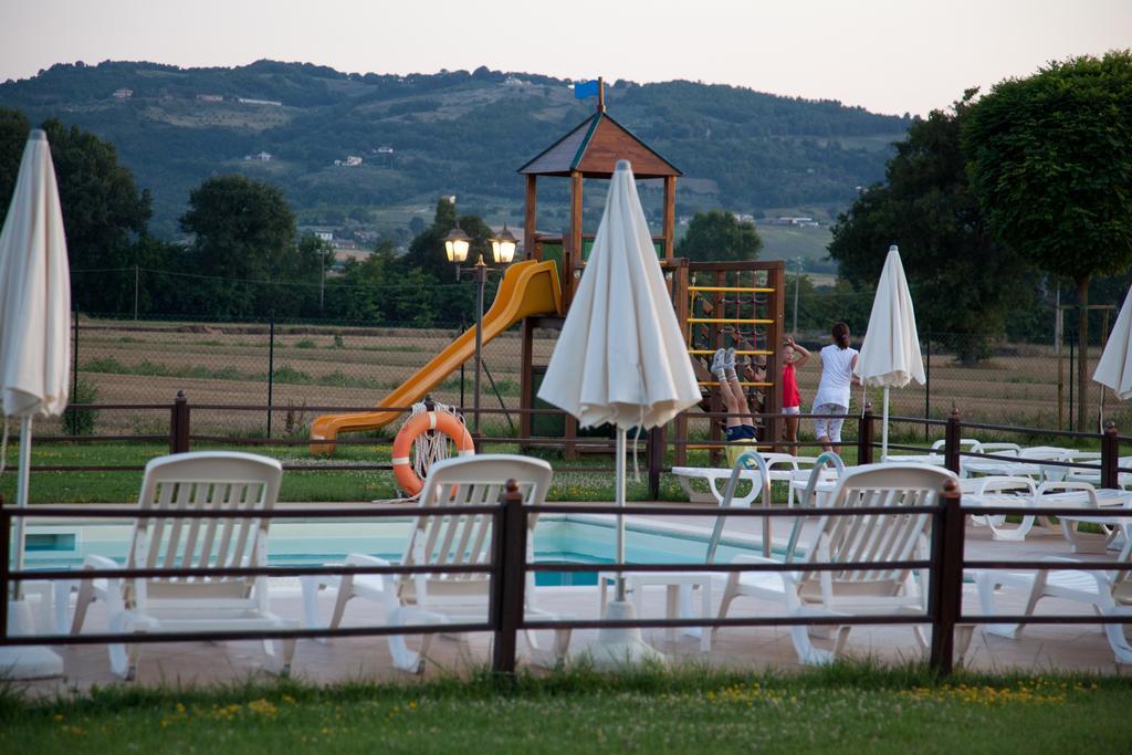 Agriturismo Le Rondini Di Francesco Di Assisi Cannara Buitenkant foto