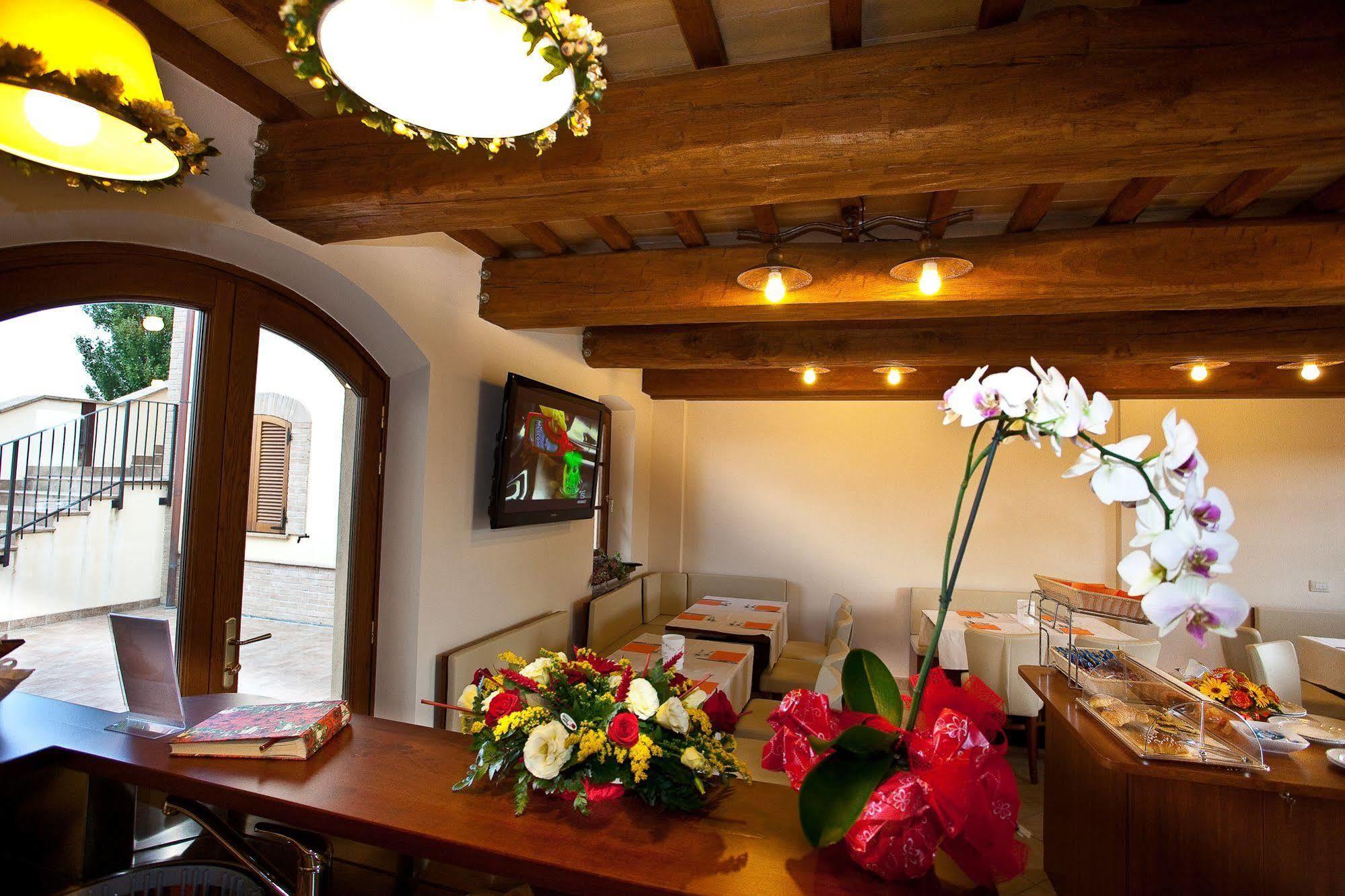 Agriturismo Le Rondini Di Francesco Di Assisi Cannara Buitenkant foto