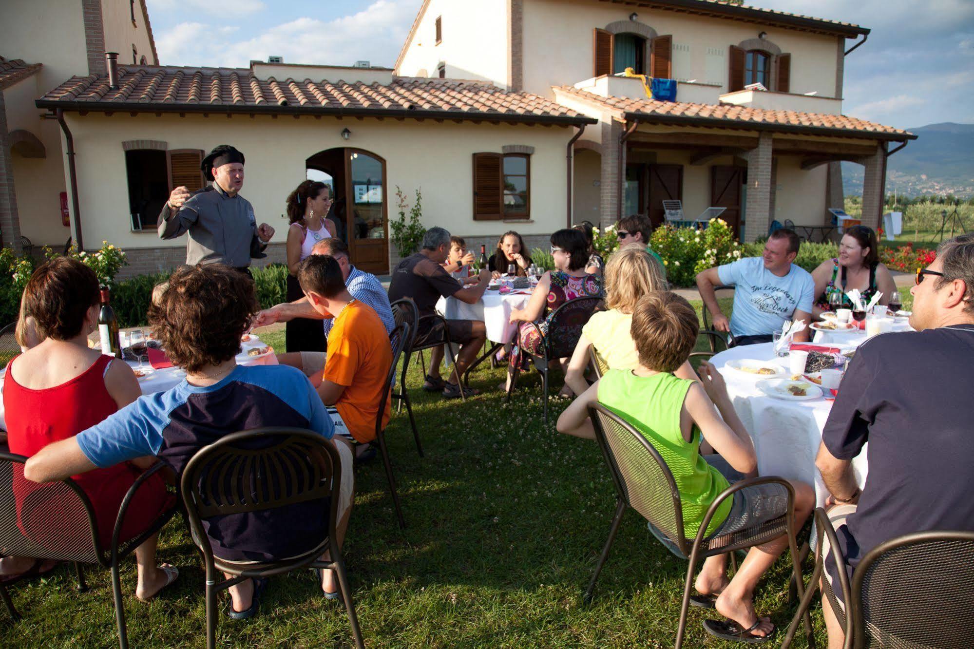 Agriturismo Le Rondini Di Francesco Di Assisi Cannara Buitenkant foto